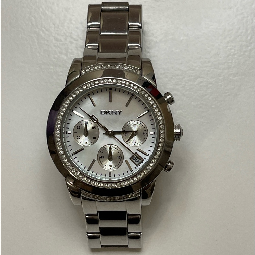 Womens’ DKNY watch ⌚️